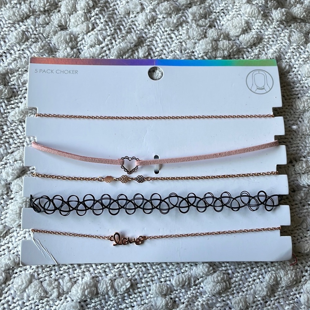 5 piece choker set.